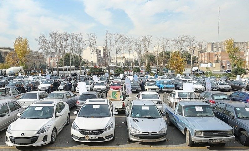 بخشودگی جرایم خودروهای مانده در پارکینگ ها صاحبان را به خرید بیمه نامه تشویق می کند